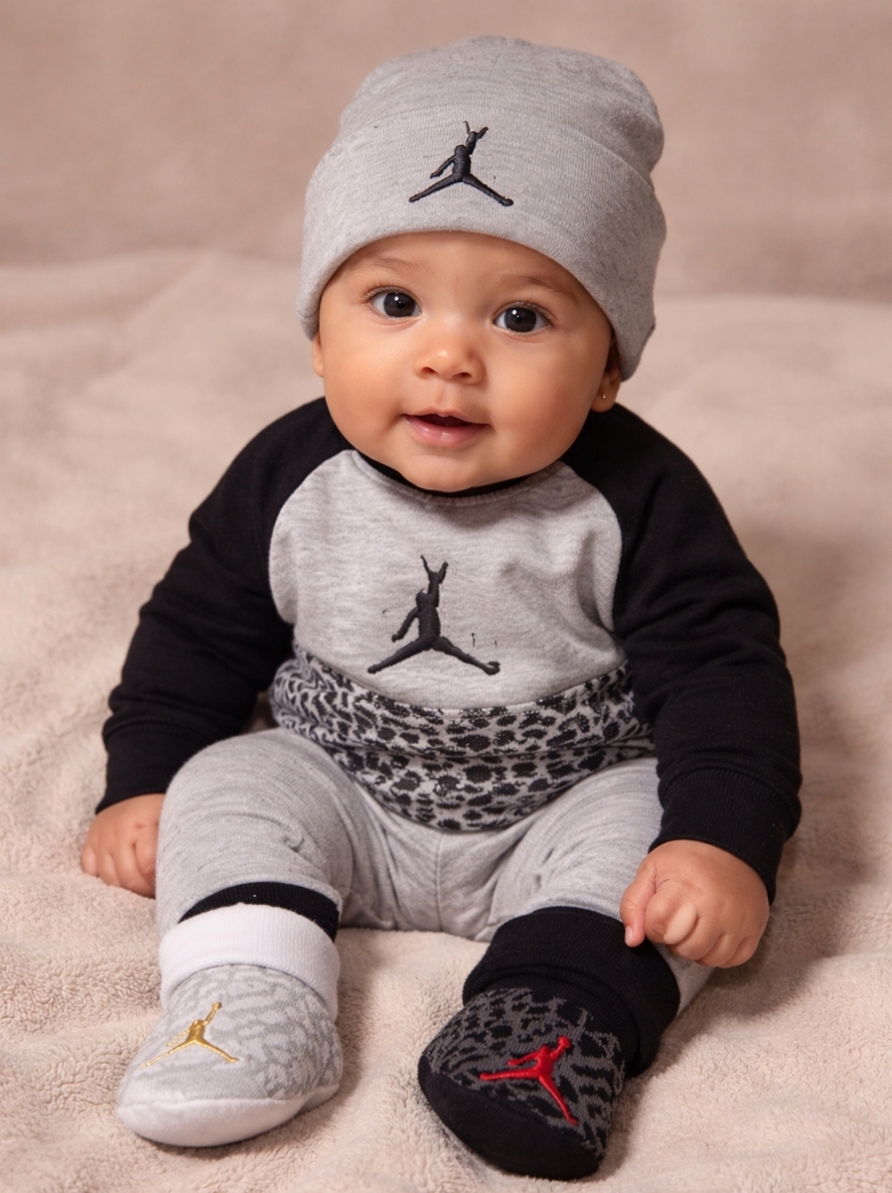🖤 2pr Baby's First Air Jordan Nike Booties in White/Gray and Black/Gray NB-6M🖤